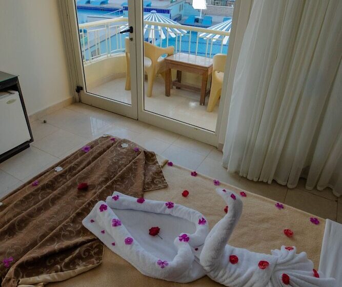 اتاق استاندارد یک نفره, Sand Beach Resort