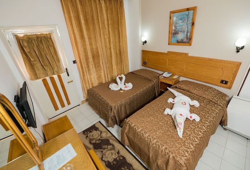 اتاق استاندارد یک نفره, Sand Beach Resort