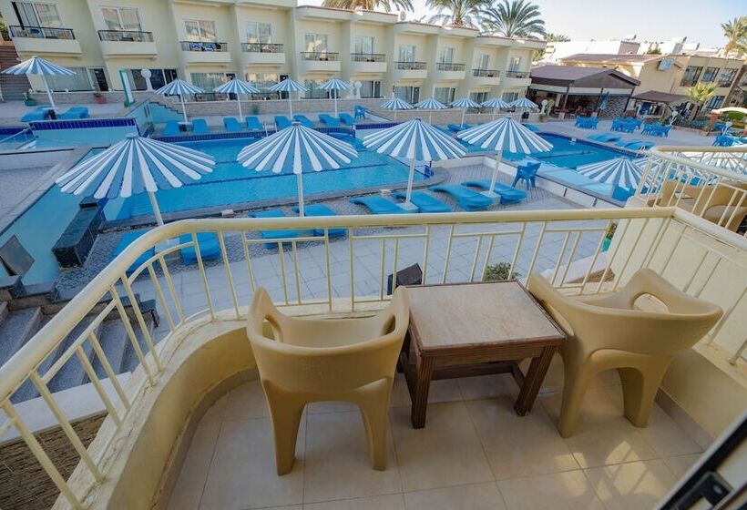 اتاق استاندارد سه نفره, Sand Beach Resort