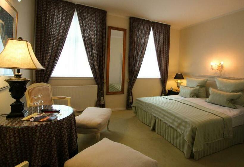 标准间, Store Restrup Manor House