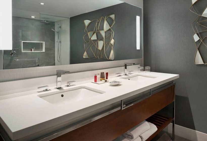 带2个双人床的标准工作室, Toronto Marriott City Centre