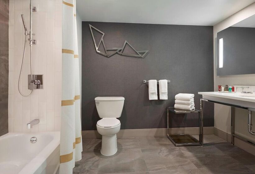 带2个双人床的标准工作室, Toronto Marriott City Centre