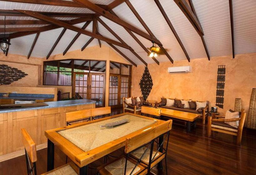 ویلای 2 خوابه, True Blue Bay Resort