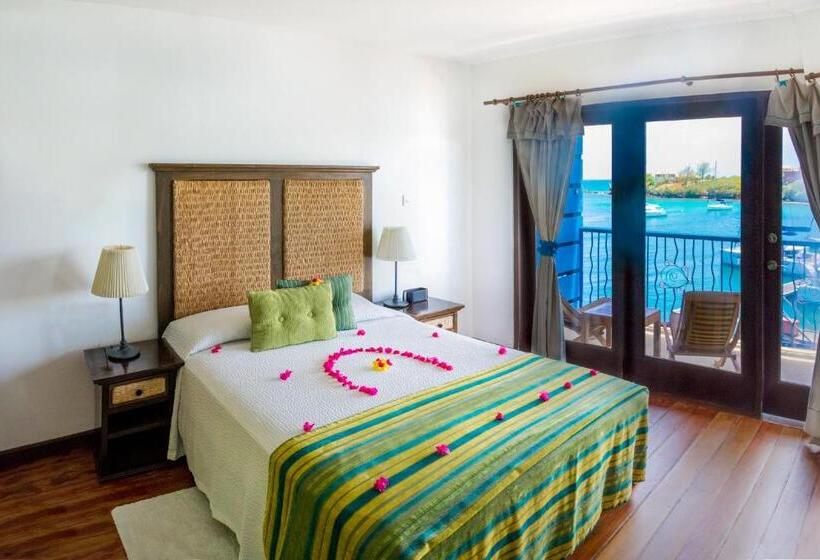 سوییت, True Blue Bay Resort