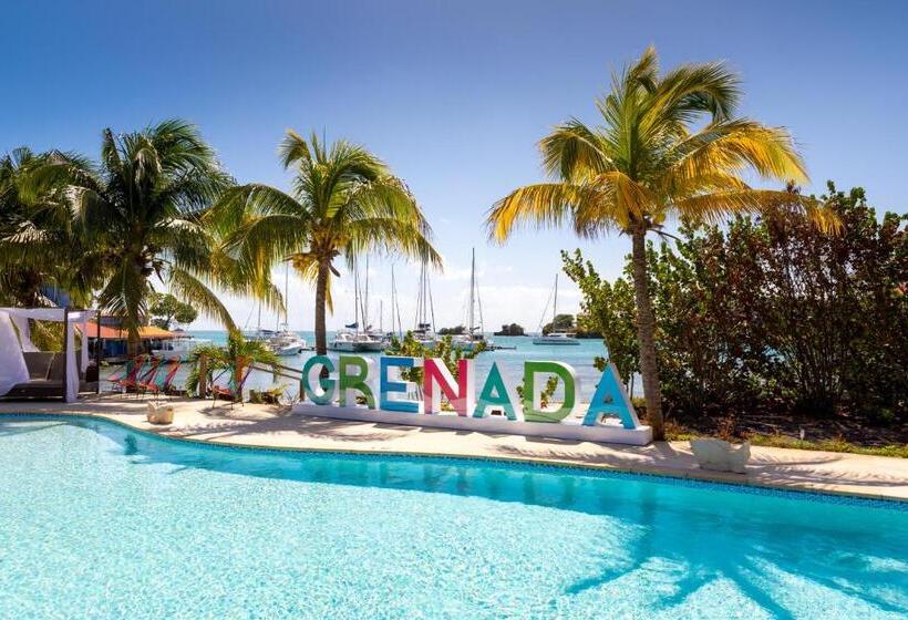 اتاق لوکس با تخت بزرگ, True Blue Bay Resort