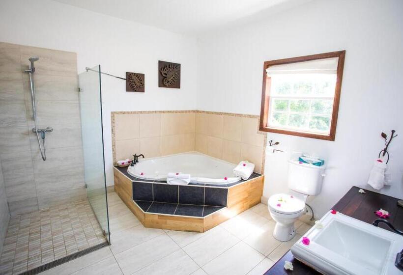 Deluxe Suite King Bed, True Blue Bay Resort