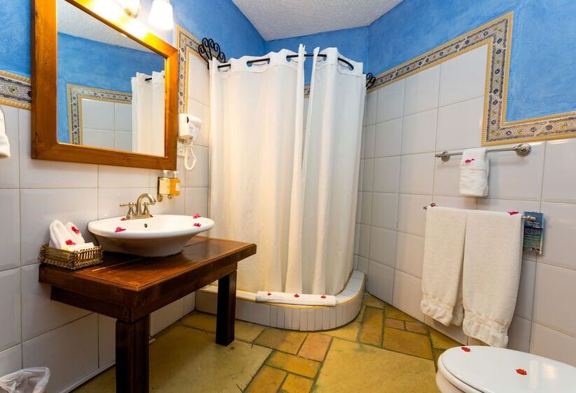 ویلای 2 خوابه, True Blue Bay Resort