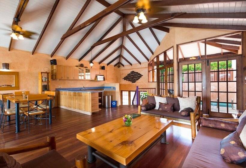 ویلای 2 خوابه, True Blue Bay Resort