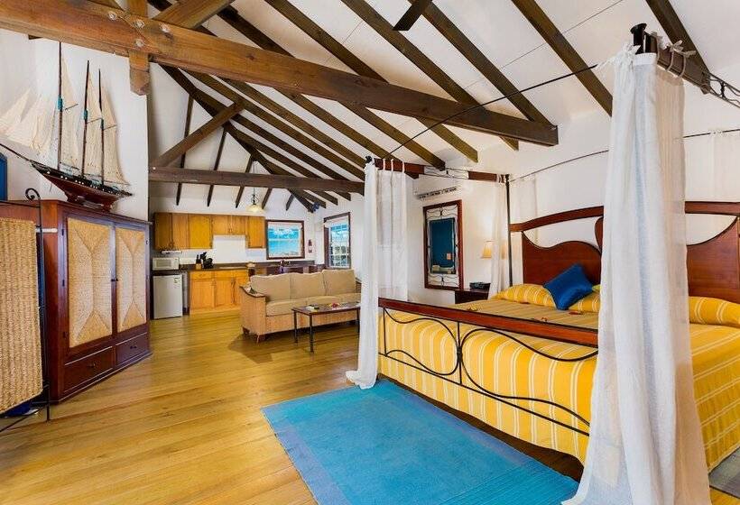 سوییت, True Blue Bay Resort