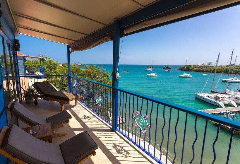 سوییت, True Blue Bay Resort