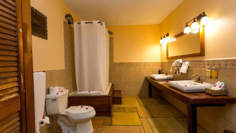 ویلای 2 خوابه, True Blue Bay Resort