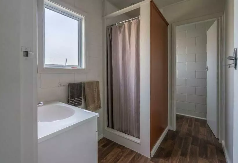 家族用アパートメント, Sierra Beachfront Motel