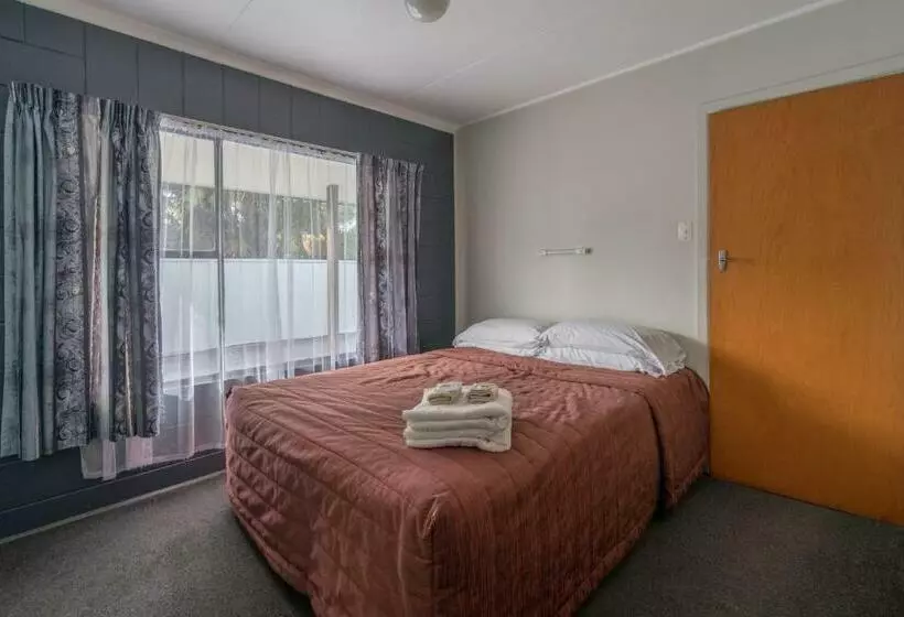家族用アパートメント, Sierra Beachfront Motel