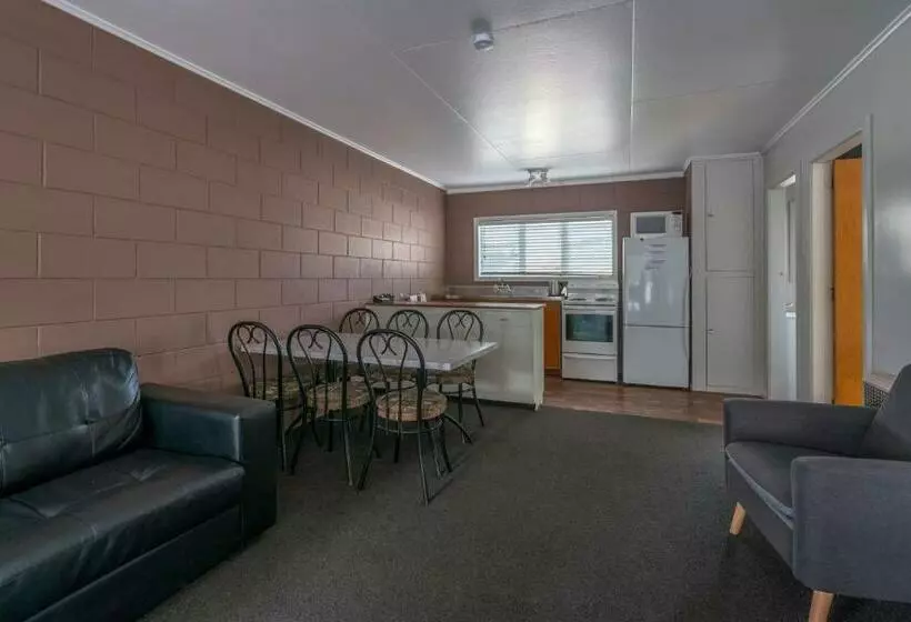 家族用アパートメント, Sierra Beachfront Motel