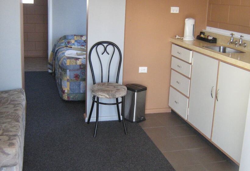 דירת חדר, Sierra Beachfront Motel