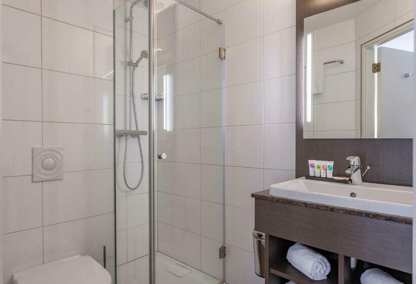 اتاق استاندارد, Avenue