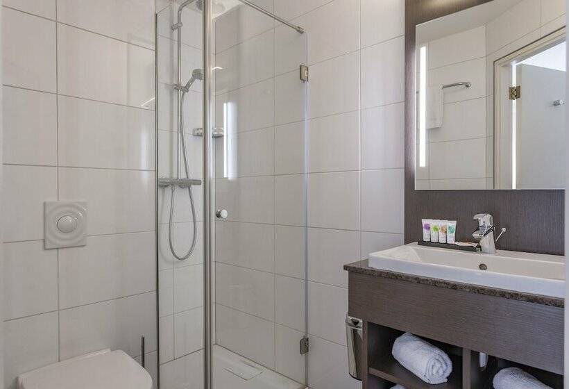 اتاق استاندارد, Avenue