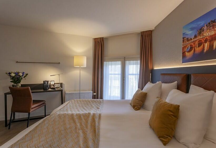 اتاق استاندارد سه نفره, Avenue