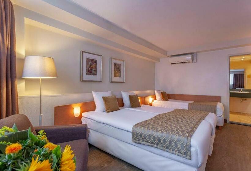 اتاق استاندارد چهار تخته, Avenue