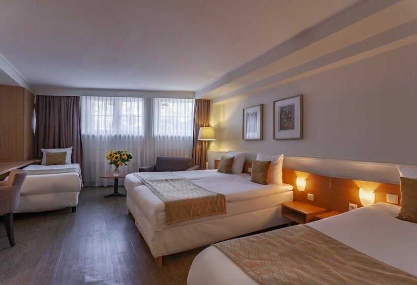 اتاق استاندارد چهار تخته, Avenue