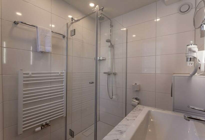 اتاق استاندارد چهار تخته, Avenue