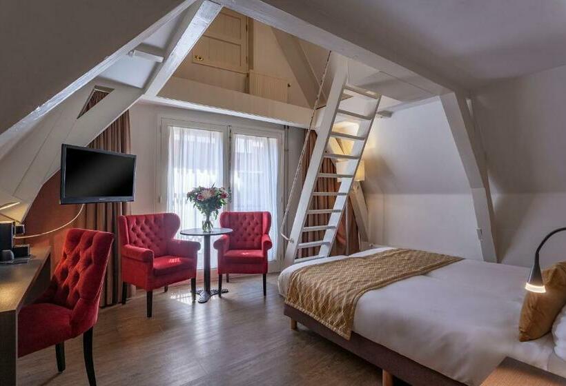 اتاق خانوادگی, Avenue