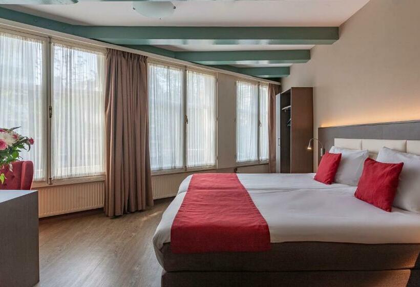 اتاق خانوادگی, Avenue