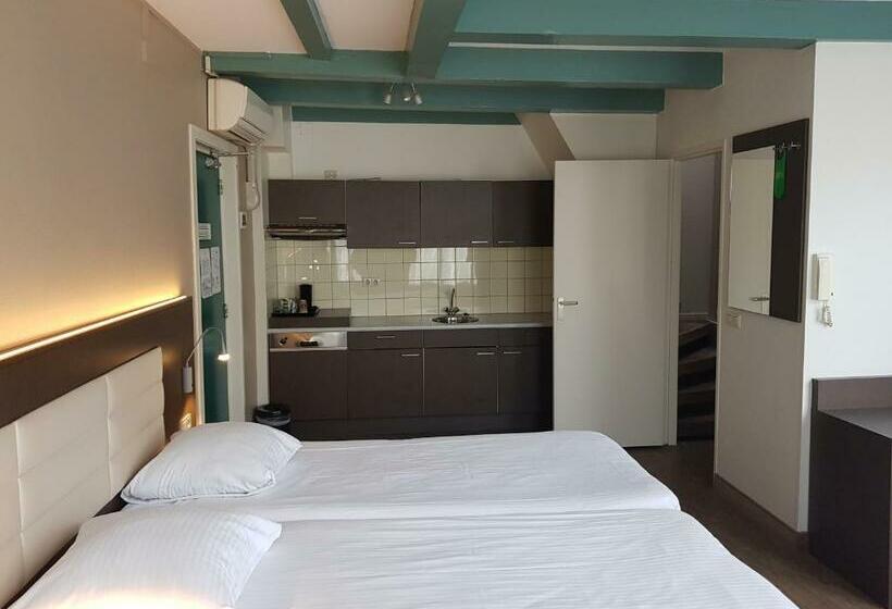 اتاق خانوادگی, Avenue