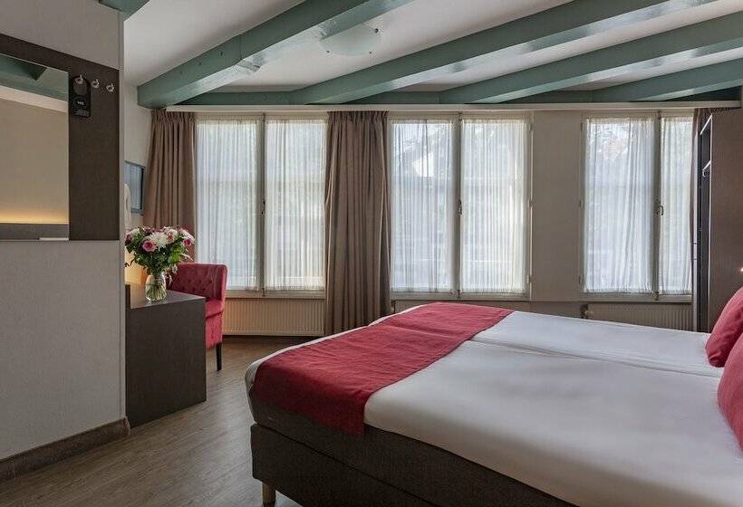 اتاق خانوادگی, Avenue