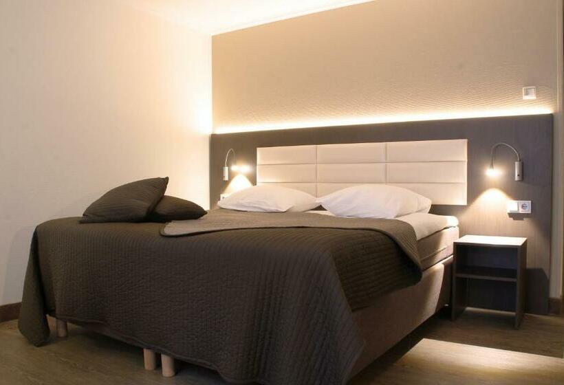 اتاق لوکس با تخت بزرگ, Avenue