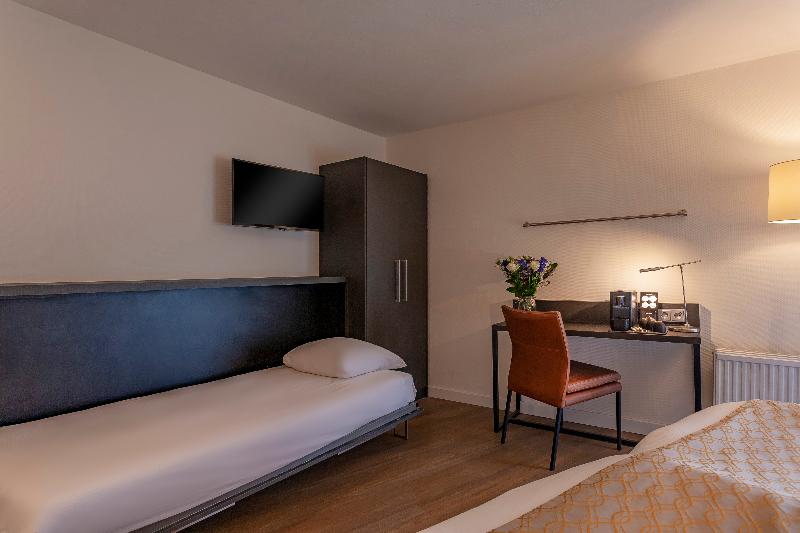 اتاق استاندارد سه نفره, Avenue