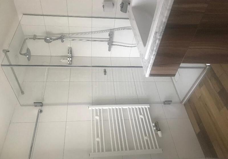 اتاق استاندارد چهار تخته, Avenue