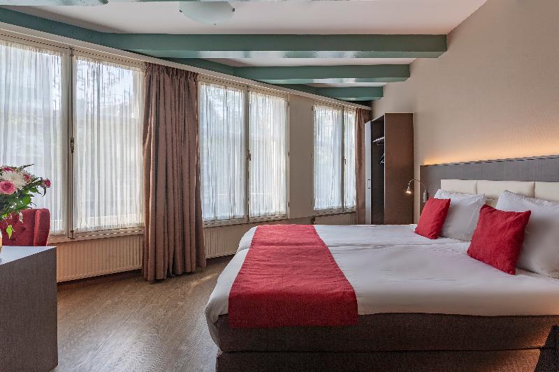 اتاق خانوادگی, Avenue