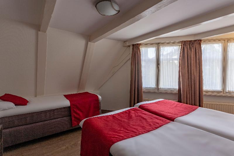 اتاق خانوادگی, Avenue