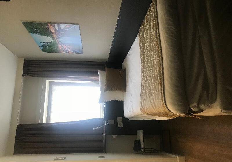 اتاق استاندارد یک نفره, Avenue