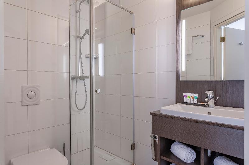 اتاق استاندارد, Avenue