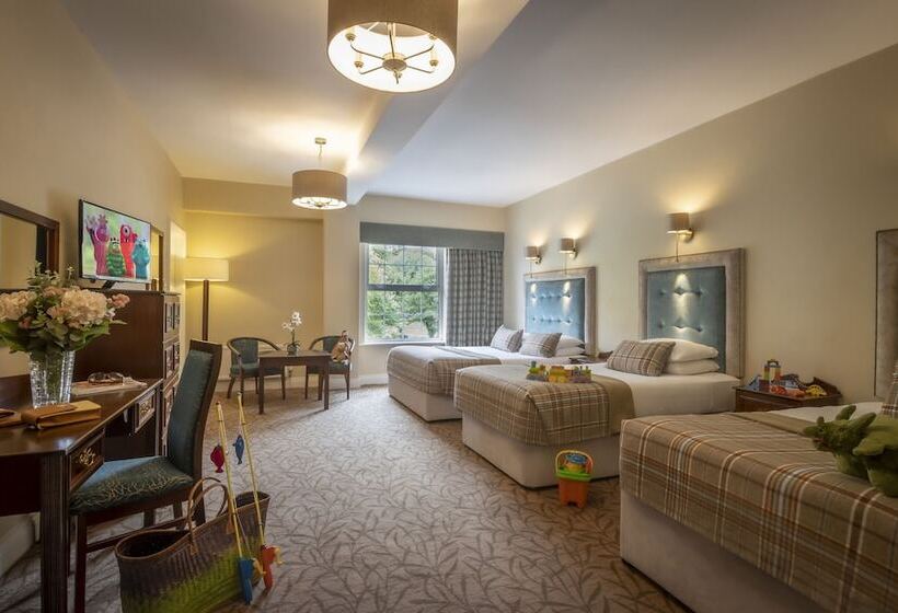 חדר משפחתי, Falls Hotel & Spa