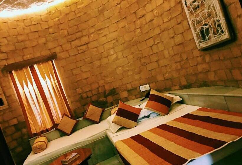 اتاق اجرایی با چشم‌انداز باغ, Himmatgarh Palace Heritage Boutique