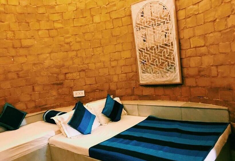 اتاق اجرایی با چشم‌انداز باغ, Himmatgarh Palace Heritage Boutique