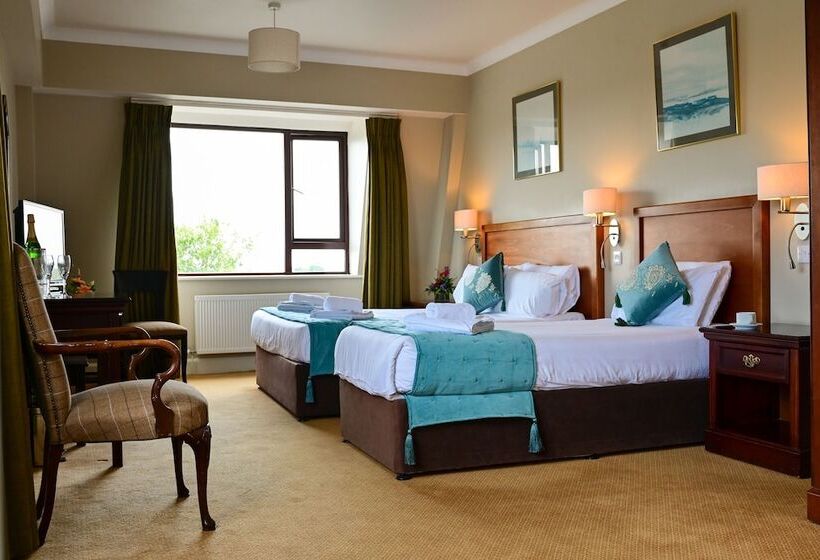 Семейный Номер, Lawlors