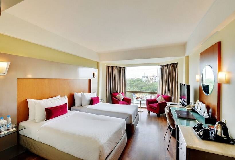 اتاق پرمیوم, The Golkonda