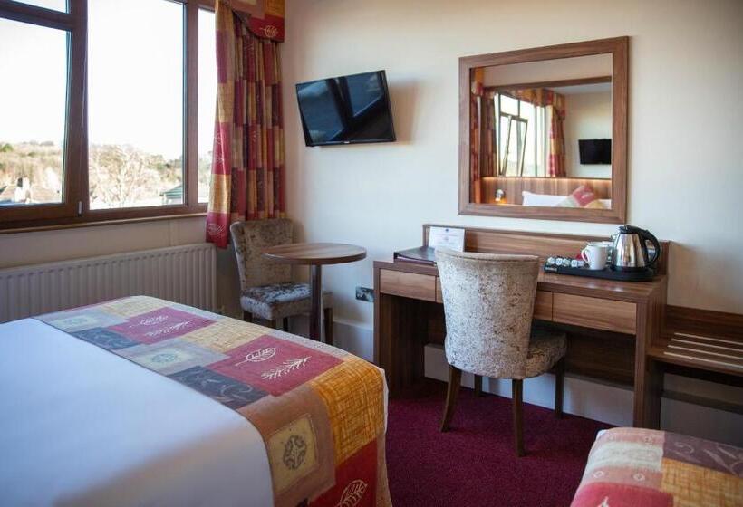 标准三人间, West County