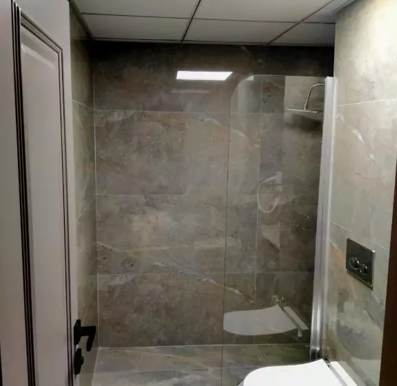 اتاق استاندارد, Aktas