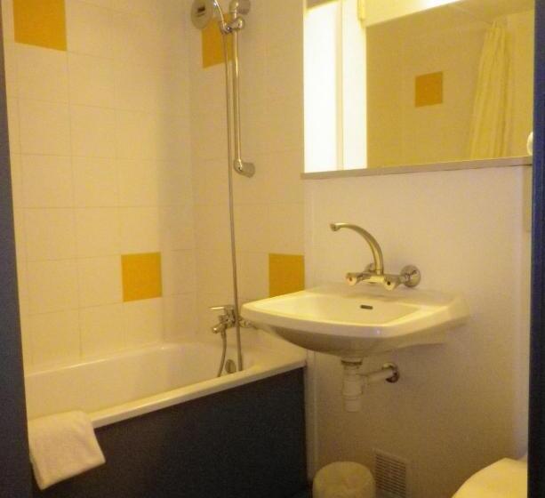 标准三人间, Amys Voreppe