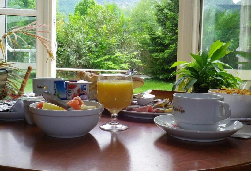 标准三人间, Amys Voreppe