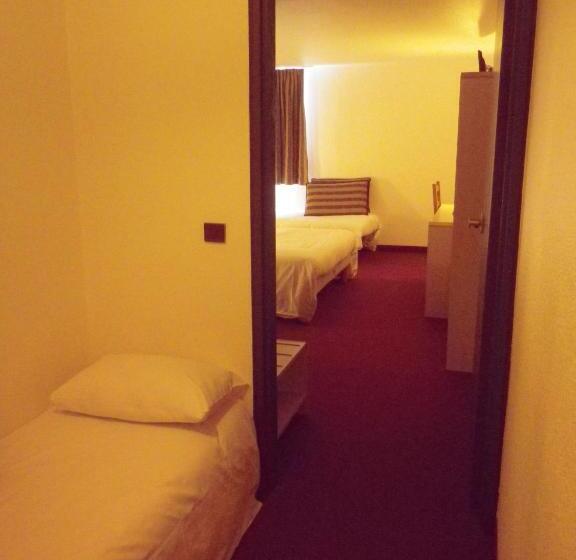 四人标准间, Amys Voreppe