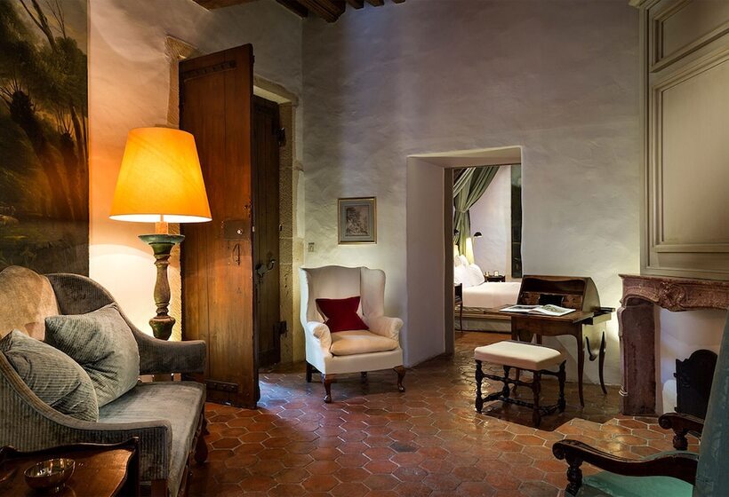 جناح كلاسيكي, Chateau De Bagnols