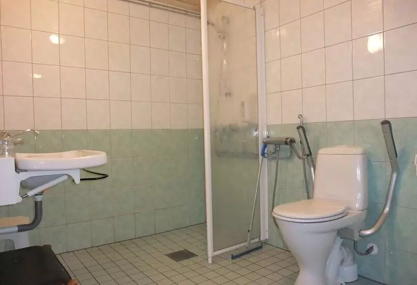 Standard-huone, Cikada