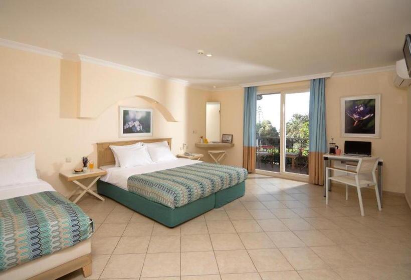 Трехместный Номер Superior, Club Resort Atlantis