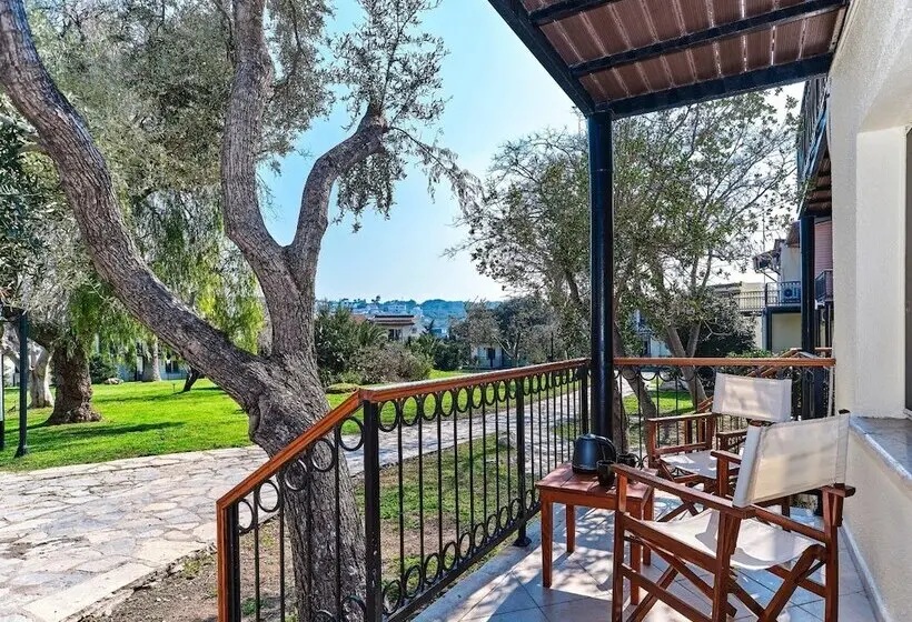 اتاق خانوادگی با چشم‌انداز باغ, Club Resort Atlantis